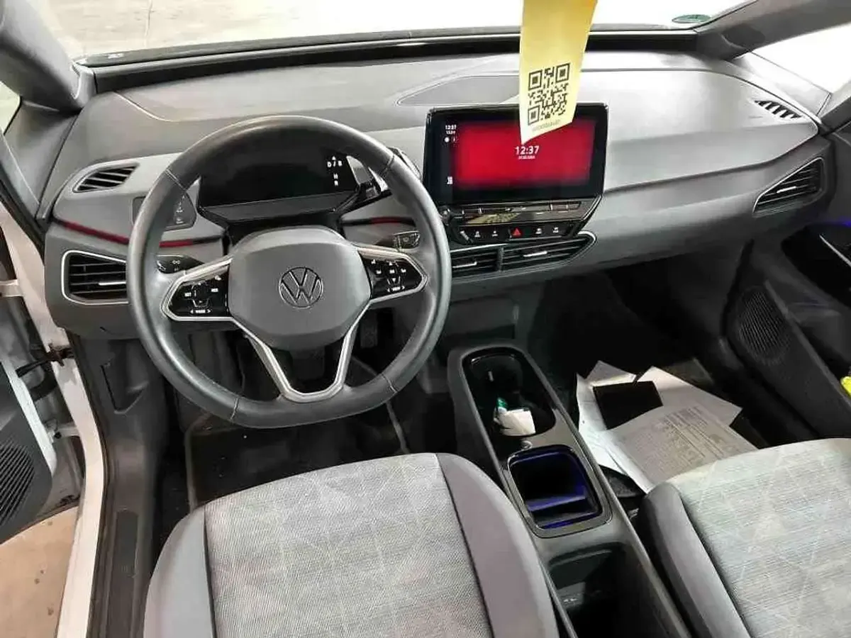 Gebraucht VW ID.3 Pro Performance 150 kW (204 PS) 2023 Gletscherweiß metallic schwarz Kleinwagen