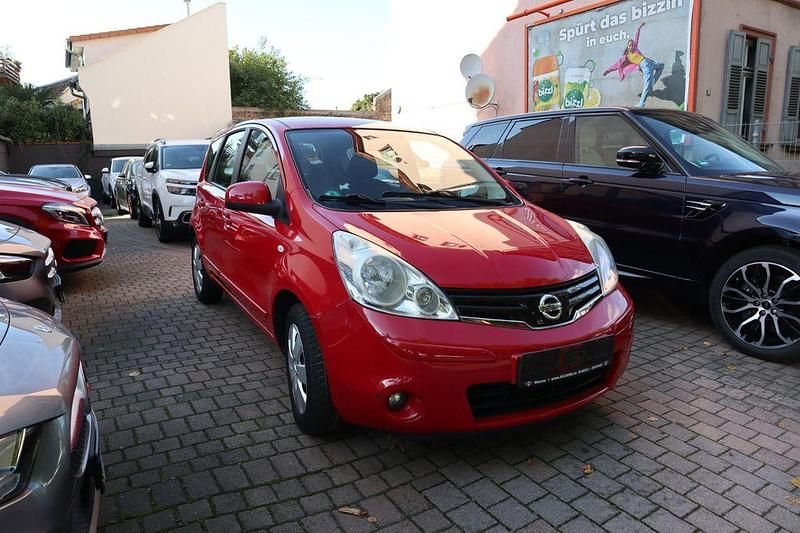 Rot Gebraucht 2009 Nissan Note Acenta Van / Kleinbus | 6.450 € (Etwas zu teuer) - Bild 1/4