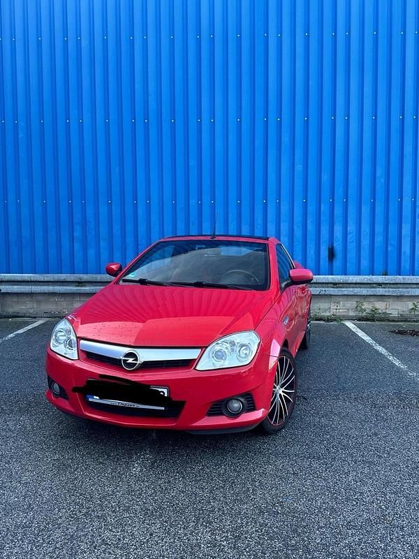 Rot Gebraucht 2007 Opel Tigra Cabrio | 1.999 € (Guter Preis) - Bild 1/4