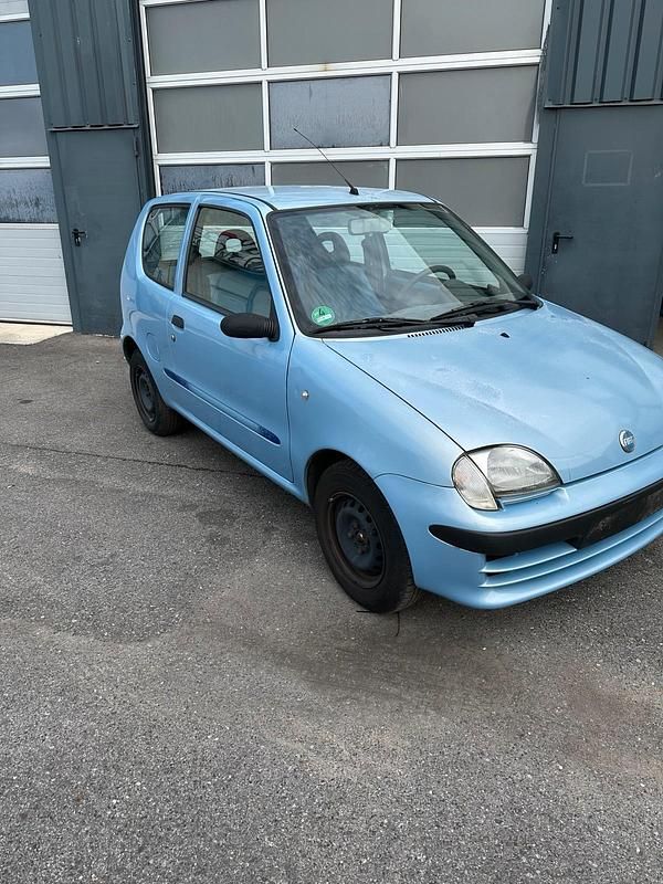 Blau Gebraucht 2001 Fiat Seicento Kleinwagen | 950 € (Fairer Preis) - Bild 1/4