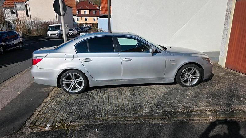 Gebraucht BMW 525 192 PS (141 kW) 2004 Silber Limousine