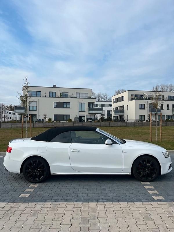 Gebraucht Audi A5 Cabriolet Comfort 174 PS (127 kW) 2016 Weiß Cabrio