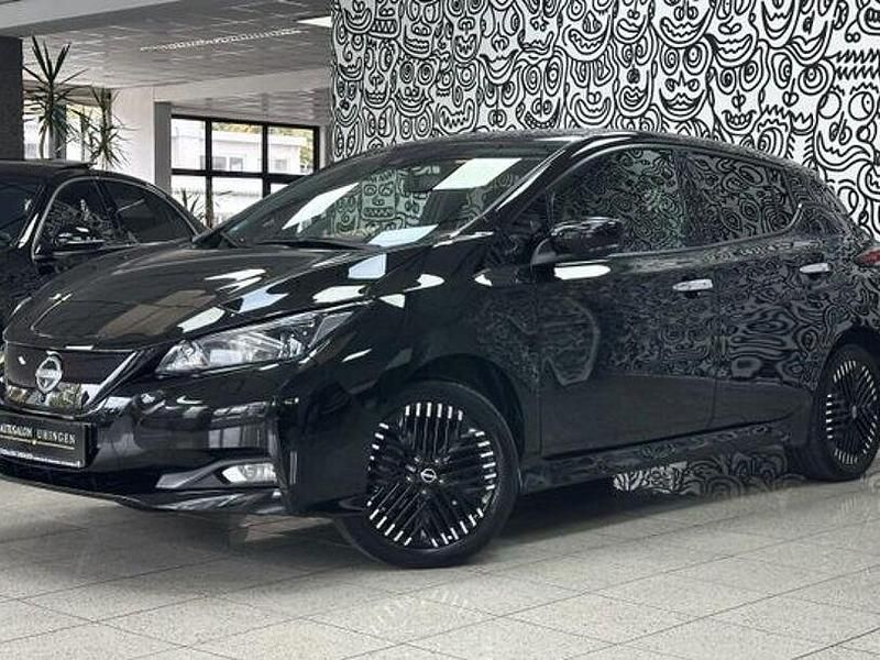 Schwarz Gebraucht 2022 Nissan Leaf N-Connecta Kleinwagen | 19.380 € (Etwas zu teuer) - Bild 1/3