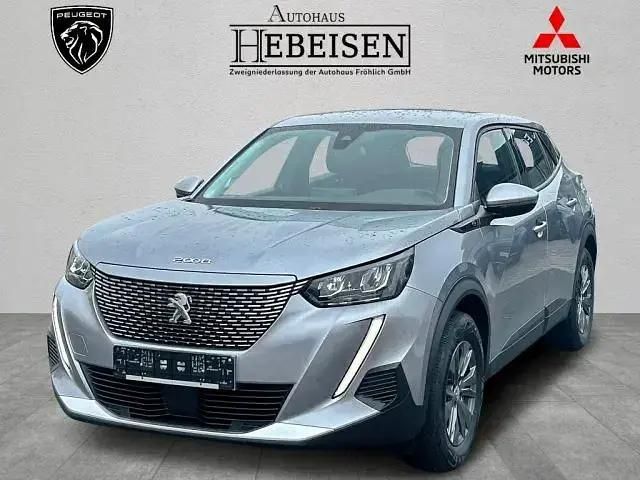 Gebraucht Peugeot e-2008 GT 100 kW (136 PS) 2022 Lackierung elixier rot/typ ver SUV
