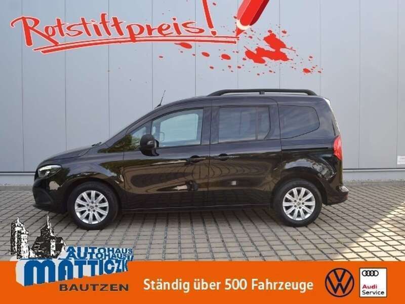 Dravitschwarz metallic Gebraucht 2021 Mercedes Citan 110 Kombi | 23.860 € (Teuer) - Bild 1/4