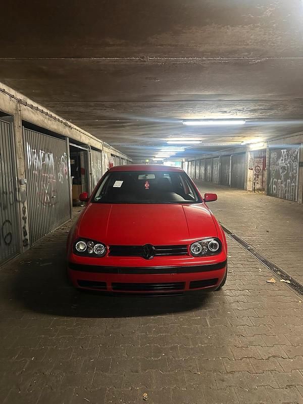 Rot Gebraucht 2000 VW Golf IV Kleinwagen | 899 € (Fairer Preis) - Bild 1/4