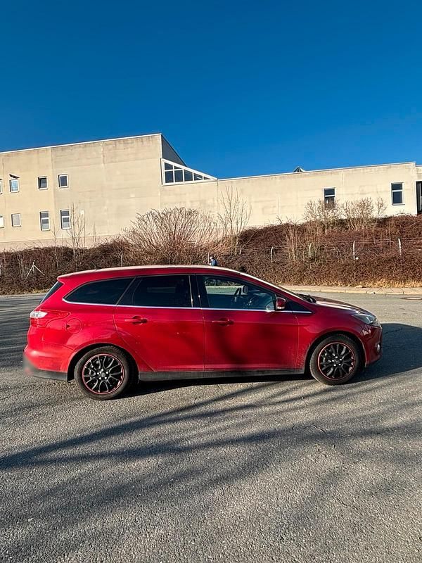 Gebraucht Ford Focus 150 PS (110 kW) 2012 Rot Limousine