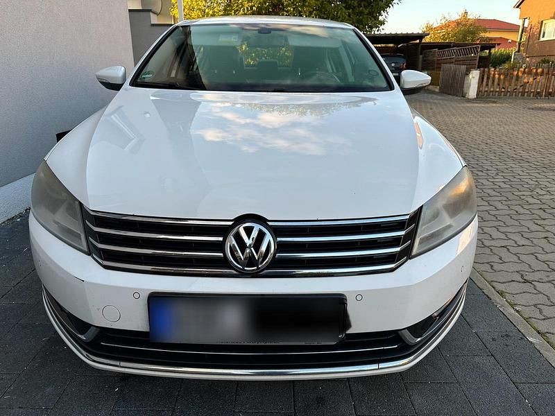 Gebraucht VW Passat Highline 160 PS (117 kW) 2011 Weiß Kombi