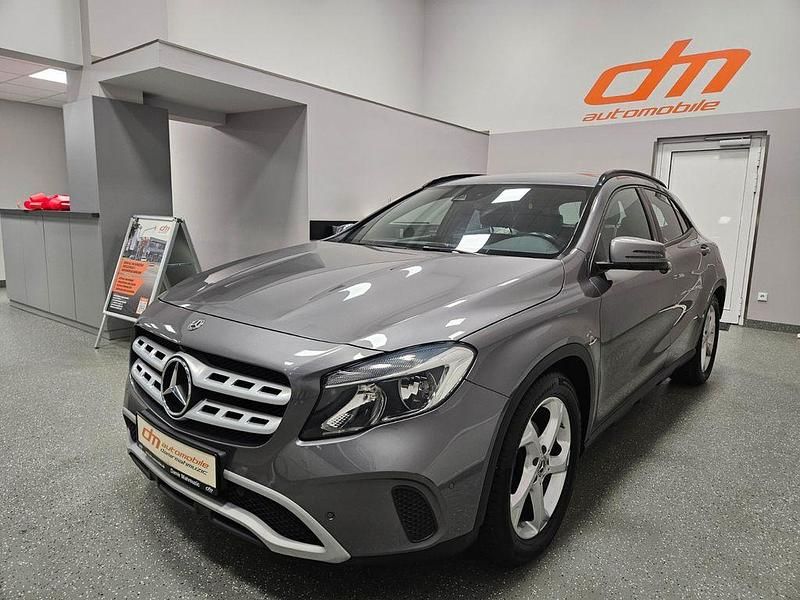 Gebraucht Mercedes GLA200 136 PS (100 kW) 2018 Grau SUV