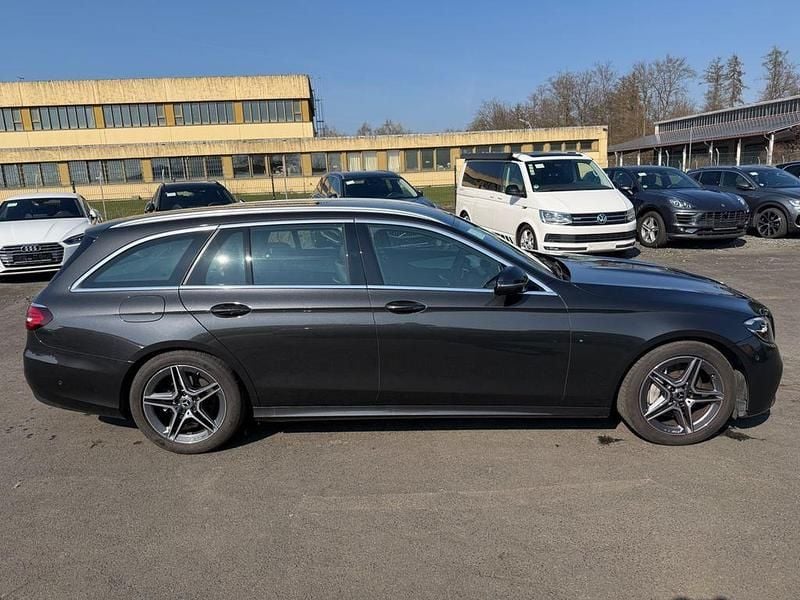 Gebraucht Mercedes E200 AMG 160 PS (117 kW) 2023 Grau Limousine