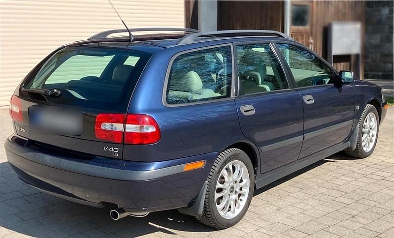 Gebraucht Volvo V40 122 PS (89 kW) 2001 Blau Kombi