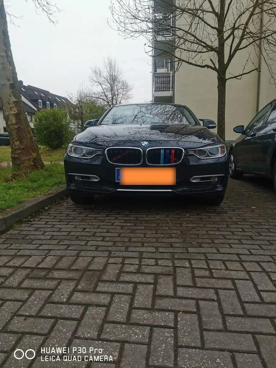 Gebraucht BMW 318 Sport Line 143 PS (105 kW) 2012 Schwarz Limousine