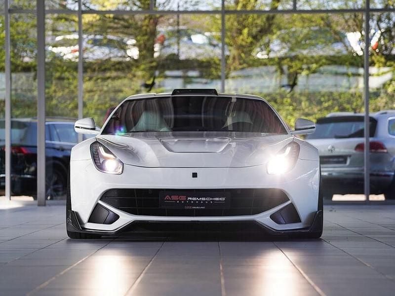 Gebraucht Ferrari F12 736 PS (541 kW) 2015 Weiß Coupé
