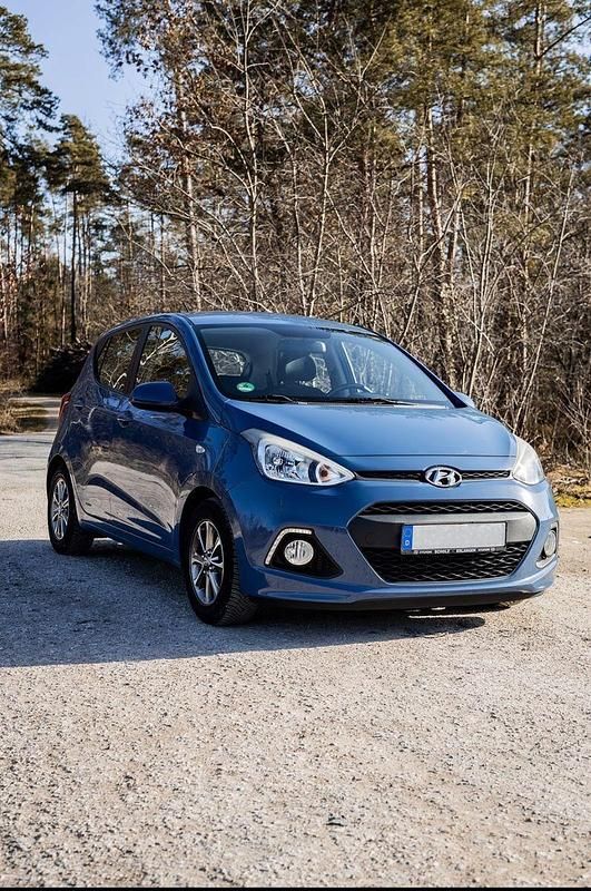 Gebraucht Hyundai i10 Style 69 PS (50 kW) 2014 Blau Kleinwagen