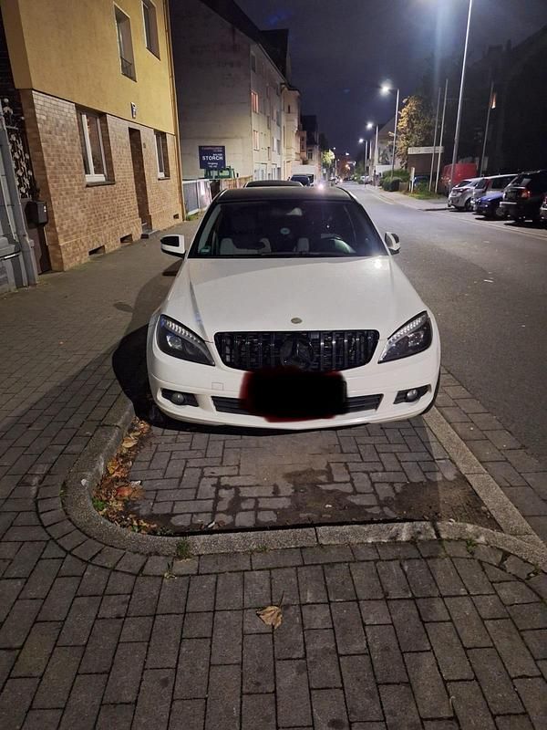 Weiß Gebraucht 2007 Mercedes C220 Limousine | 3.000 € (Superpreis) - Bild 1/4