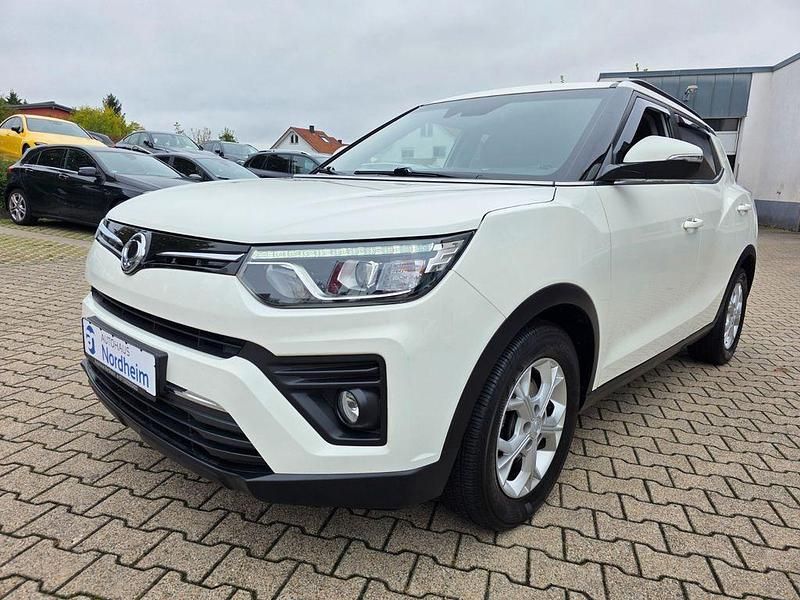 Weiss Gebraucht 2022 Ssangyong (KGM) Tivoli Quartz SUV | 14.990 € - Bild 1/4