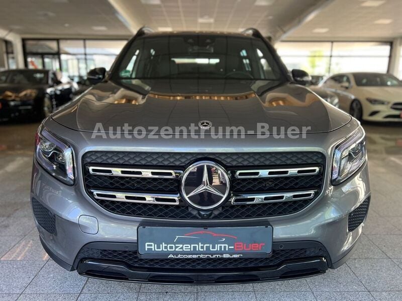 Mountaingrau met. Gebraucht 2023 Mercedes GLB250 Night SUV | 40.990 € (Superpreis) - Bild 1/4