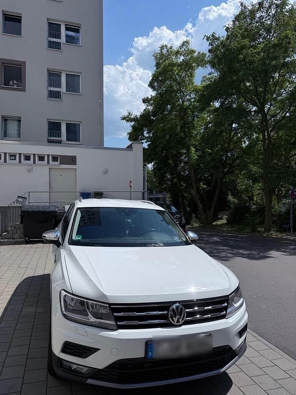 Weiß Gebraucht 2018 VW Tiguan Allspace SUV | 23.900 € (Guter Preis) - Bild 1/4