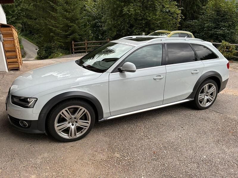 Weiß Gebraucht 2015 Audi A4 Allroad Advanced Kombi | 15.600 € (Fairer Preis) - Bild 1/4