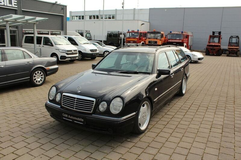 Schwarz Gebraucht 2001 Mercedes E55 AMG AMG Limousine | 8.900 € (Superpreis) - Bild 1/4