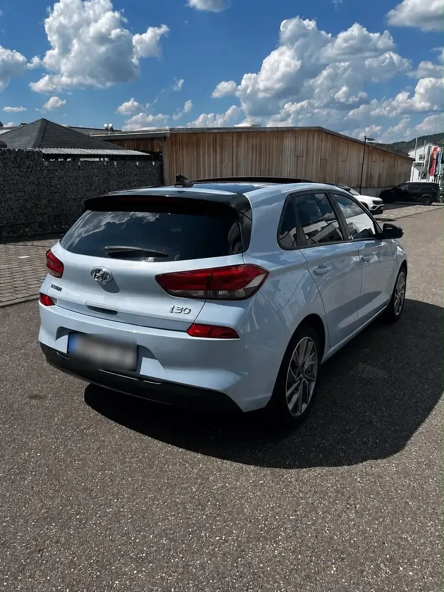 Gebraucht Hyundai i30 Passion 120 PS (88 kW) 2018 Blau Kleinwagen