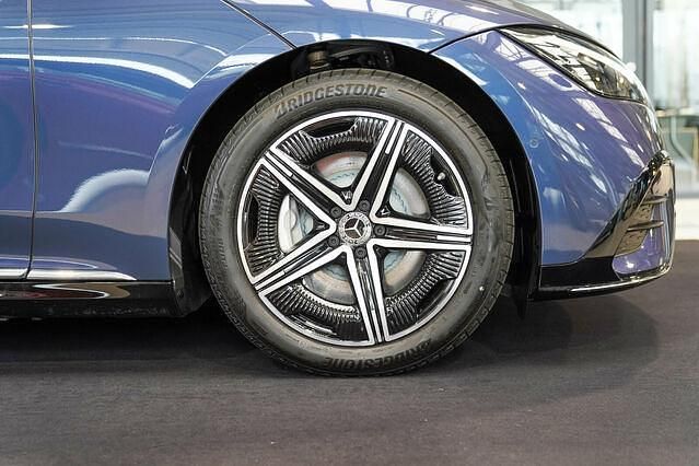 Gebraucht Mercedes EQE350 AMG line 214 kW (292 PS) 2023 Sodalithblau Limousine