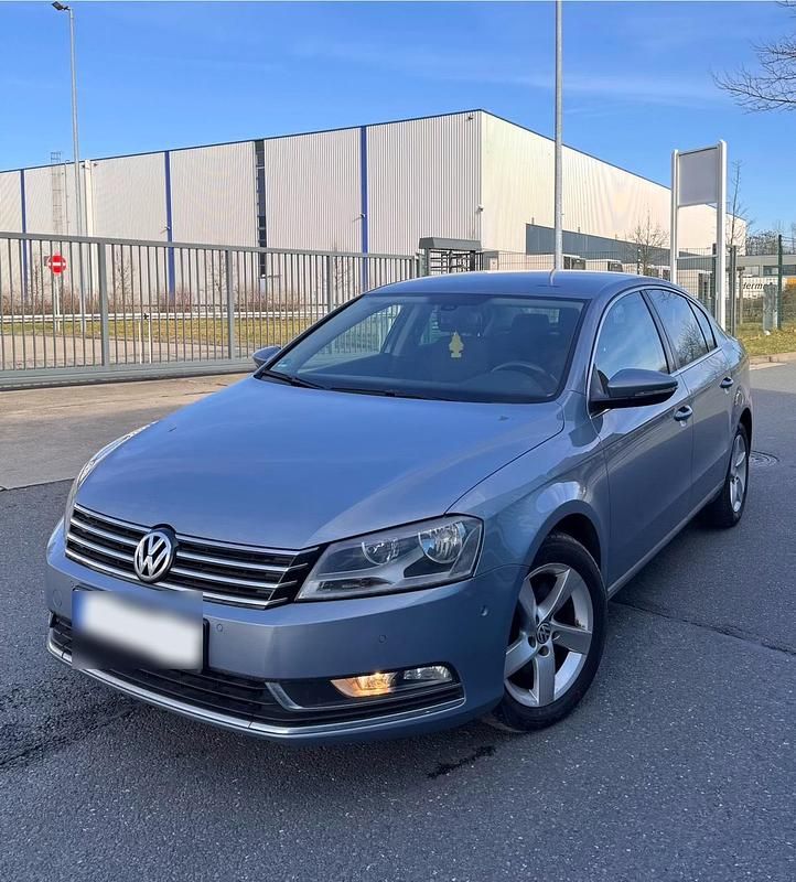 Gebraucht VW Passat 160 PS (117 kW) 2013 Grau Limousine