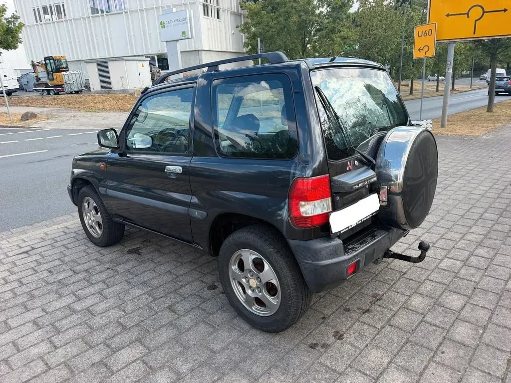 Gebraucht Mitsubishi Pajero 129 PS (94 kW) 2001 Schwarz SUV