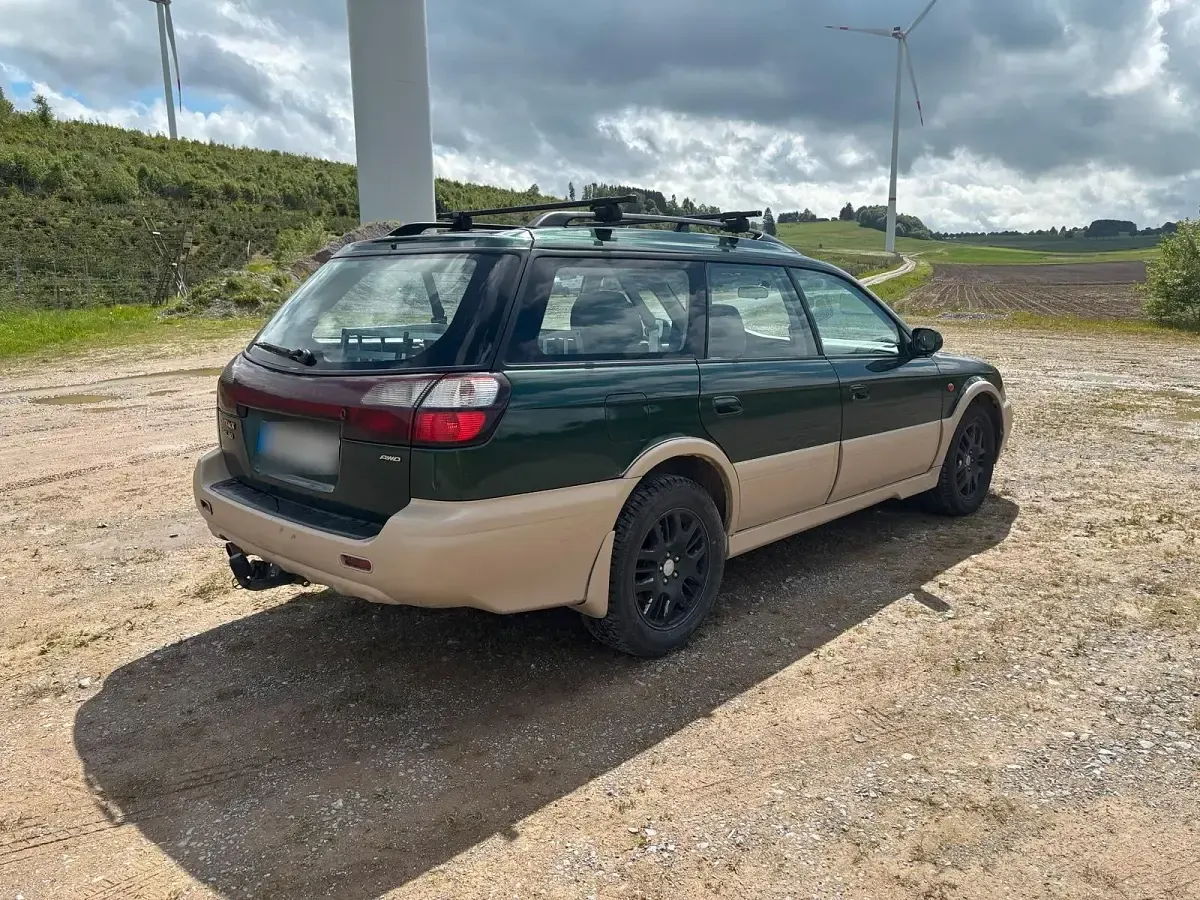 Gebraucht Subaru Outback 209 PS (153 kW) 2001 Grün Kombi