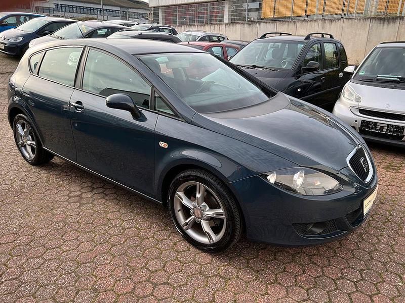 Grau Gebraucht 2009 Seat Leon Sport Limousine | 6.990 € (Teuer) - Bild 1/4