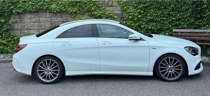 Gebraucht Mercedes CLA200 136 PS (100 kW) 2019 Weiß Limousine