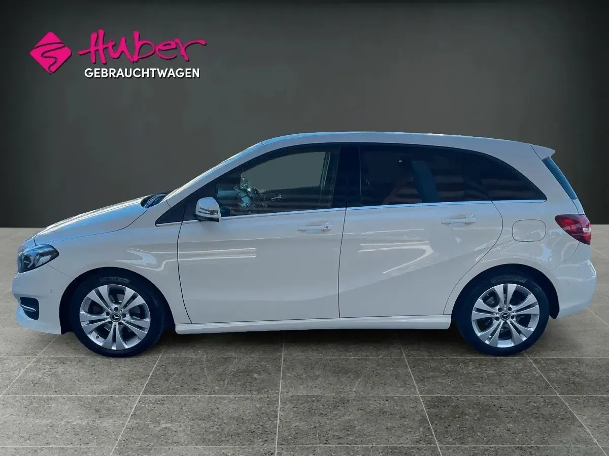 Gebraucht Mercedes B200 156 PS (114 kW) 2018 Weiß Kleinwagen