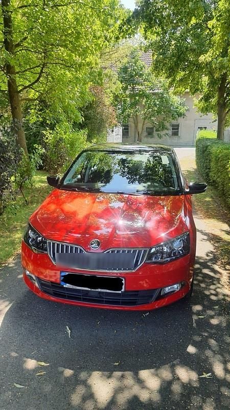 Rot Gebraucht 2015 Skoda Fabia Kleinwagen | 10.000 € (Guter Preis) - Bild 1/4
