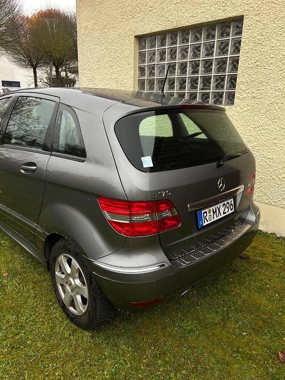 Gebraucht Mercedes B170 116 PS (85 kW) 2008 Grau Van / Kleinbus