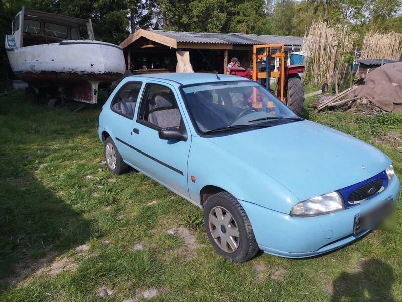 Blau Gebraucht 1998 Ford Fiesta Kleinwagen | 250 € (Superpreis) - Bild 1/4