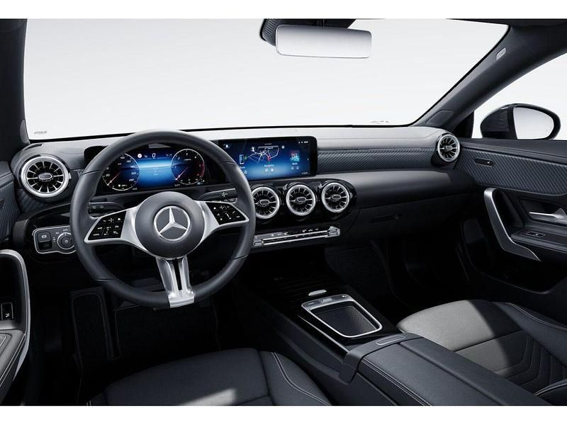 Gebraucht Mercedes CLA200 Progressive 150 PS (110 kW) 2024 Grau Limousine