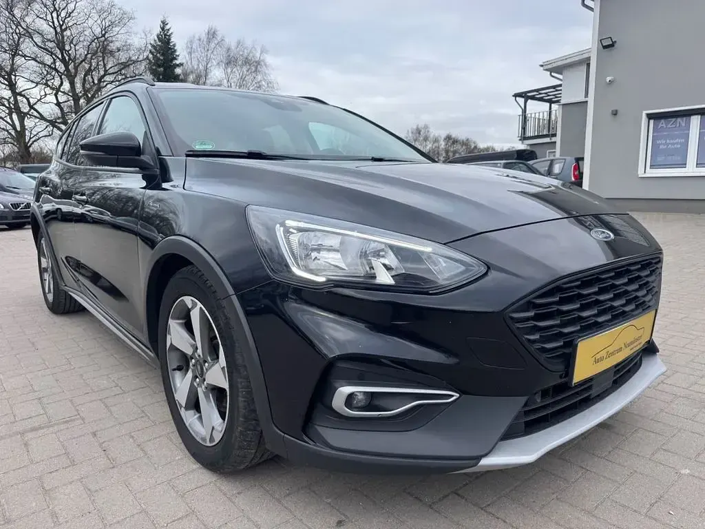 Gebraucht Ford Focus Active 150 PS (110 kW) 2019 Schwarz Limousine