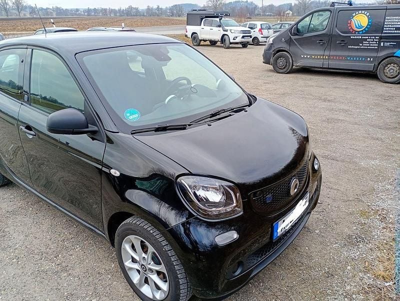 Gebraucht Smart ForFour Electric Drive 60 kW (82 PS) 2019 Schwarz Limousine