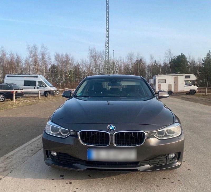 Gebraucht BMW 320 Comfort Edition 163 PS (119 kW) 2012 Braun Limousine