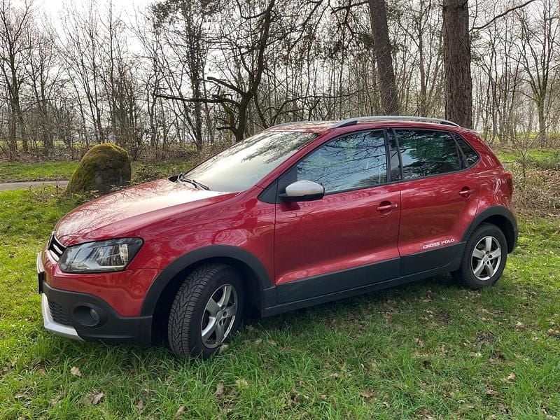 Gebraucht VW Polo Cross 90 PS (66 kW) 2014 Rot Kleinwagen