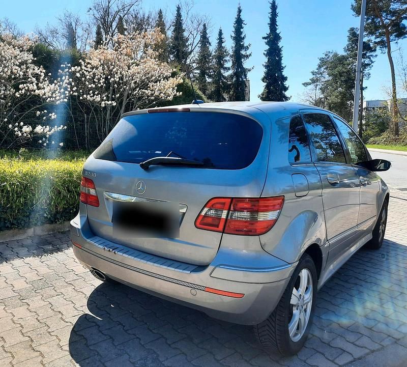 Gebraucht Mercedes B200 139 PS (102 kW) 2007 Braun Van / Kleinbus