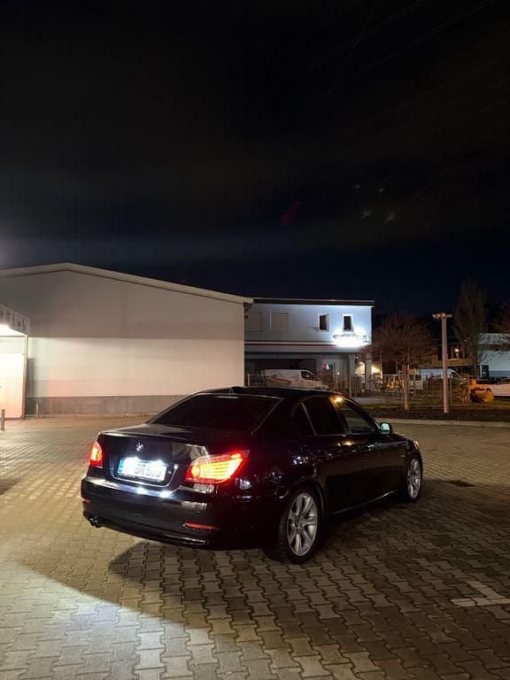 Gebraucht BMW 523 Basis 190 PS (139 kW) 2007 Schwarz Limousine