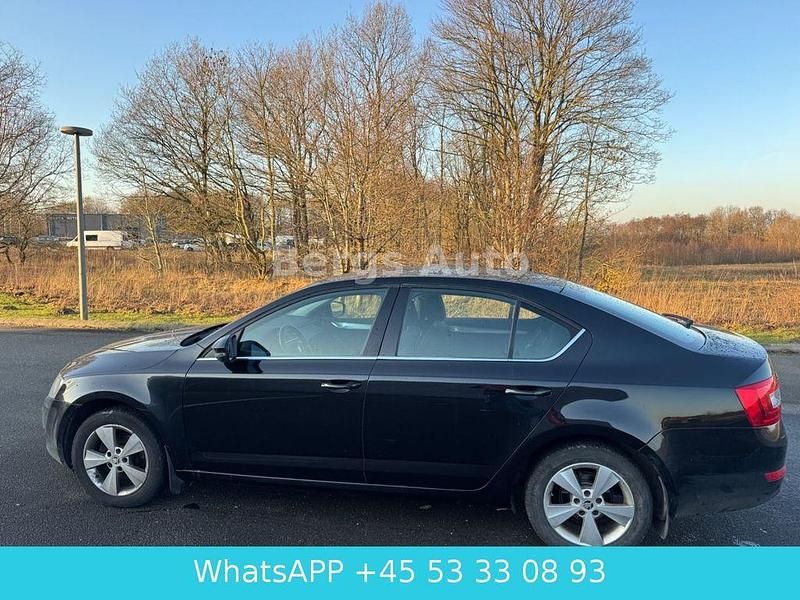 Gebraucht Skoda Octavia Elegance 140 PS (102 kW) 2015 Schwarz Kleinwagen