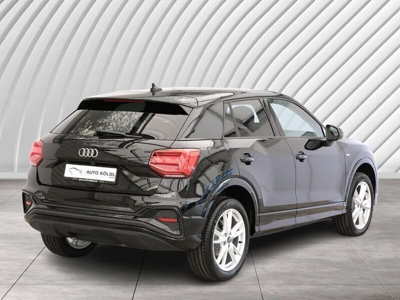 Gebraucht Audi Q2 S-Line 150 PS (110 kW) 2024 Schwarz (mythosschwarz metallic) SUV