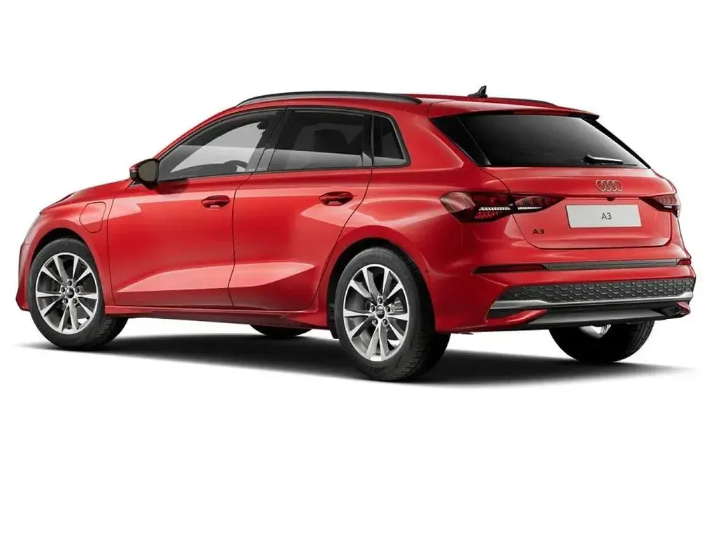 Gebraucht Audi A3 Advanced 204 PS (150 kW) 2025 Rot Limousine