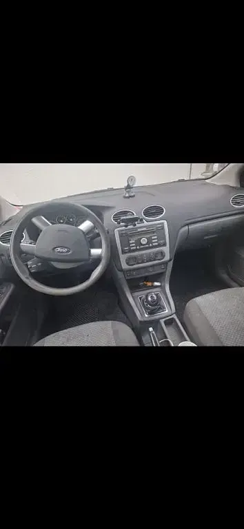 Gebraucht Ford Focus 90 PS (66 kW) 2006 Silber Limousine