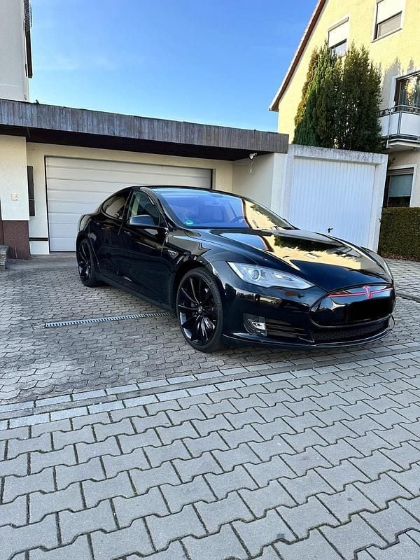 Schwarz Gebraucht 2014 Tesla Model S Kleinwagen | 20.900 € (Fairer Preis) - Bild 1/4