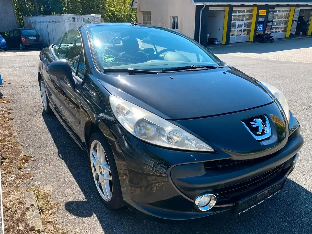 Gebraucht Peugeot 207 Filou 120 PS (88 kW) 2009 Farbe schwarz obsidien/met Cabrio