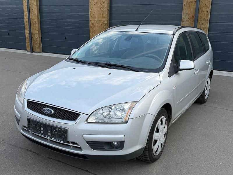Second-hand Ford Focus 101 CP (74 kW) 2007 Argintiu Break