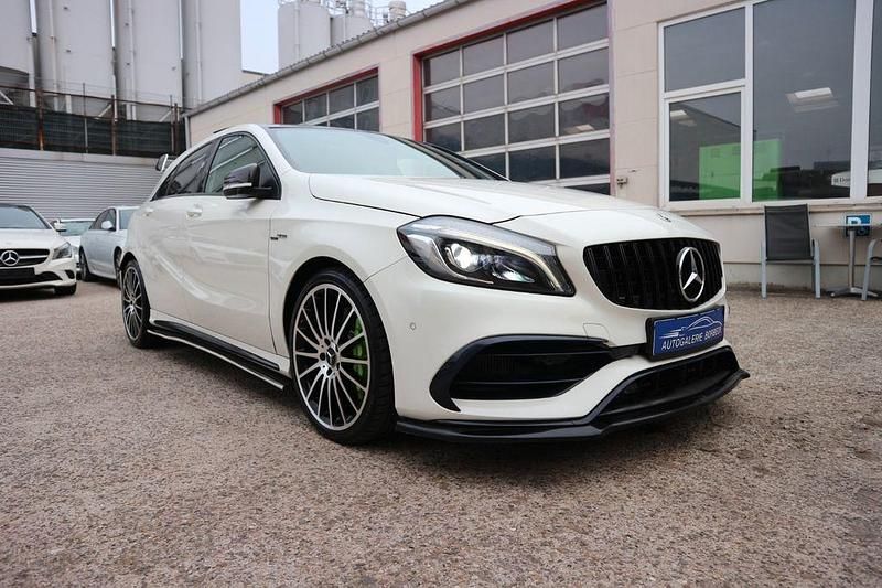 Weiß Gebraucht 2018 Mercedes A45 AMG AMG Limousine | 26.890 € (Guter Preis) - Bild 1/4